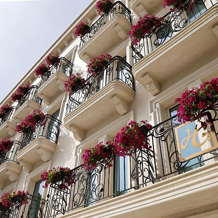 Hotel Plaza Berat Exterior foto